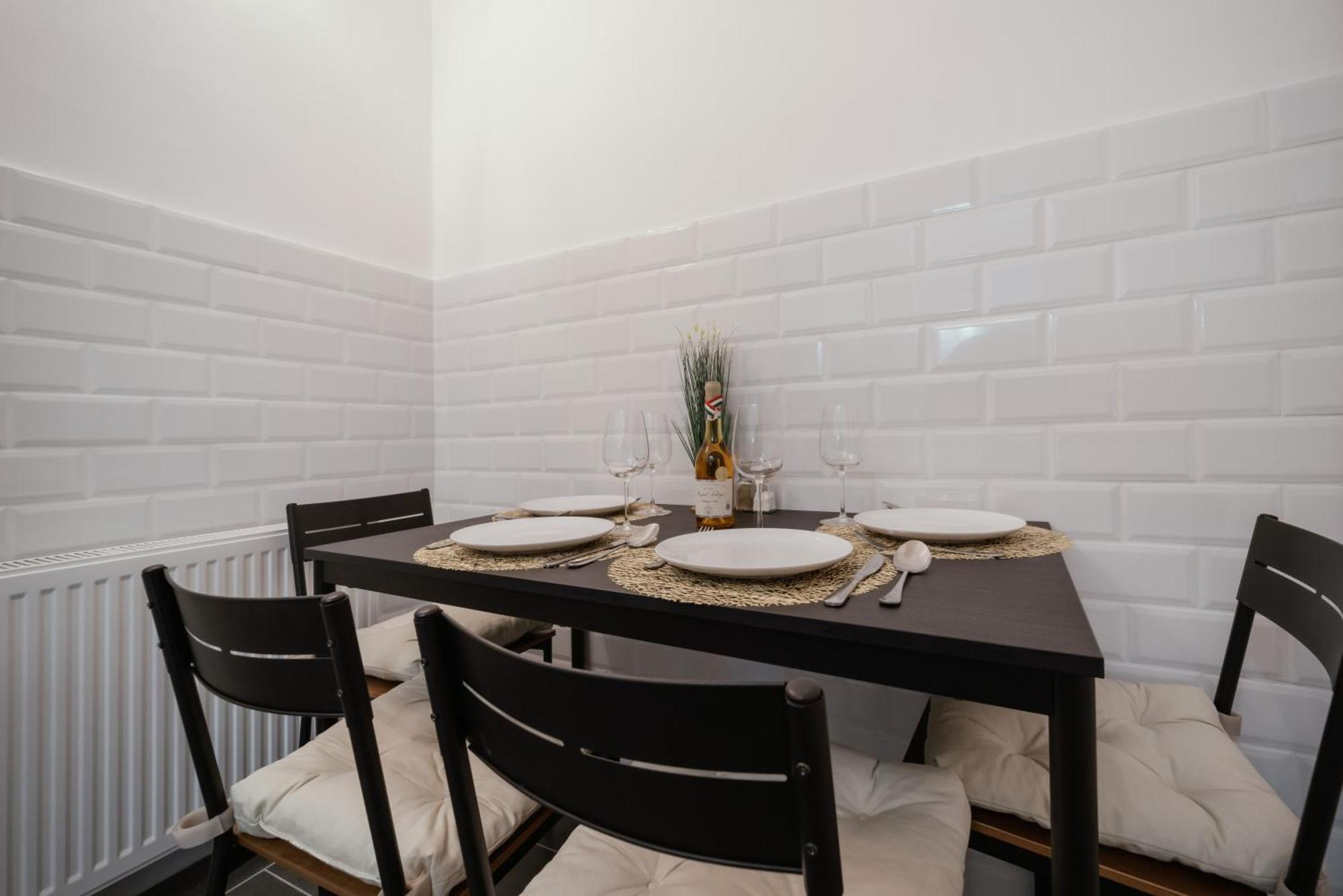 Modelia Apartment At Gellert Square Budapest Eksteriør billede